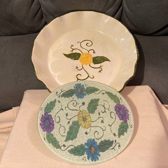 TEMPTATIONS-SPRING BLOOMS 10" FLUTED PIE/BAKING DISH & 7.5" GLASS TRIVET-VGUC - Picture 2 of 14